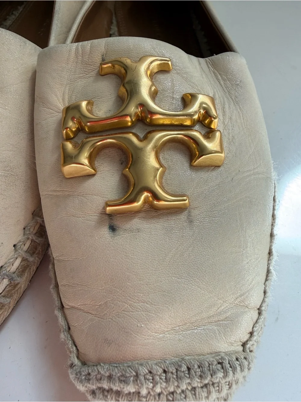 Tory Burch Eleanor size 5 Cream Leather Espadrille Flats with Gold Logo Emblem